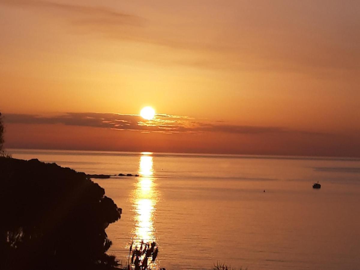 B&B Sea Terrace Aci Castello Exteriér fotografie