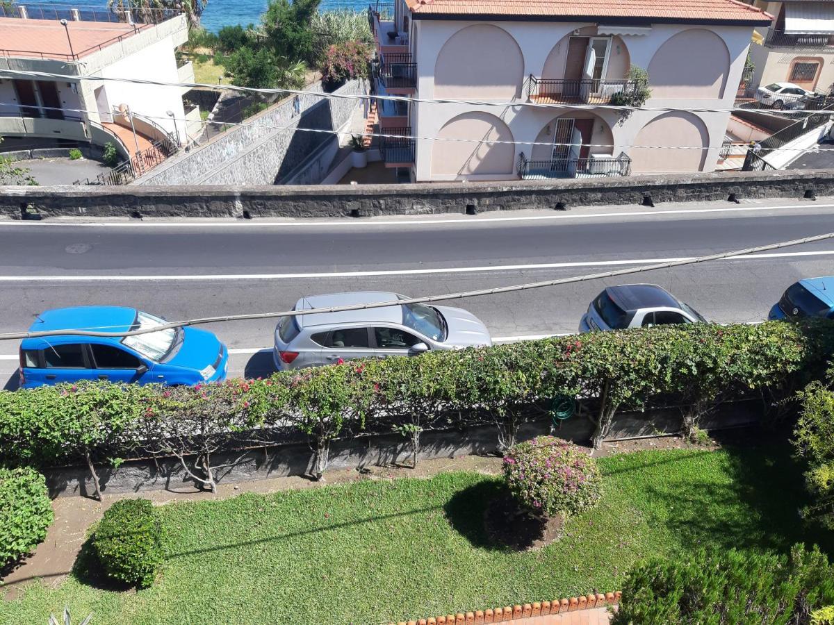 B&B Sea Terrace Aci Castello Exteriér fotografie